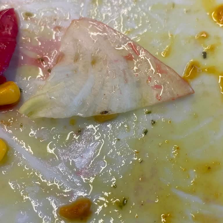 Green Salads Metroport Şubesinde Yemeğe Böcek Kaçması ve Personelin İlgisiz Tutumu
