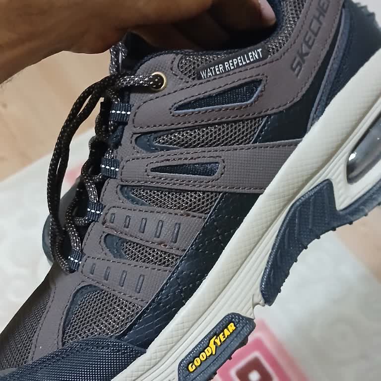 7.300 TL'lik Skechers Air Envoy Kaygan Tabanı Güvenlik Riskine Dönüştü