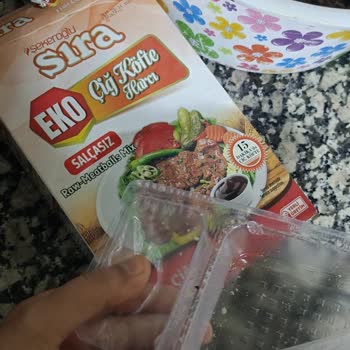 Sekerogluonline.com Sıra Marka Çiğ Köfte Paketlerinin İçinden Salçası Hiç Çıkmadı