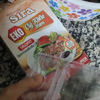 Sekerogluonline.com Sıra Marka Çiğ Köfte Paketlerinin İçinden Salçası Hiç Çıkmadı