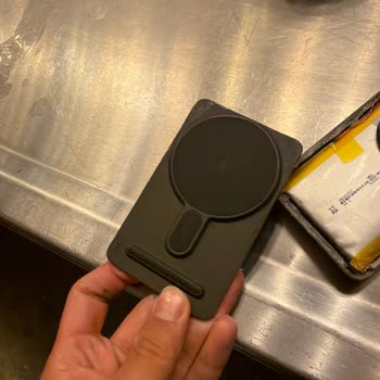 Powerbank Pil Şişmesi Ve Magsafe Parçası Ayrıldı, Güvenlik Riski