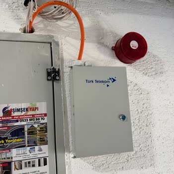 Kocaeli Darıca'da Fiber Kutusu Olmasına Rağmen İnternet Hizmeti Alınamıyor