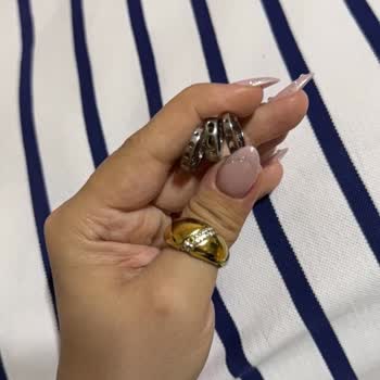 Takı Moda Accessories (Rize) Çelik Olduğu Söylenen Küpelerin Kararması ve Ücret İadesi Talebi