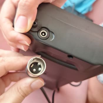 Çatlak Ekran Ve Uyumlu Olmayan Şarj Aleti İçin Garanti Kapsamında Değişim Talebi