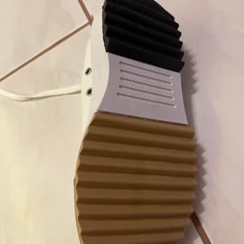 Shopier Üzerinden Alınan Converse Ayakkabının İade Talebi Cevapsız Ve Orijinallik Şüphesi