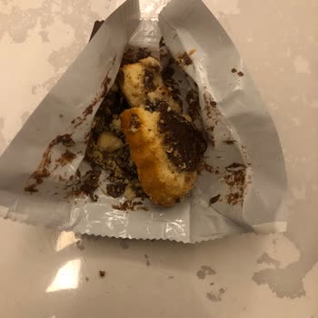 Mini Kek Paketi Bozuk, Çikolatalar Eksik, Tüketilemez