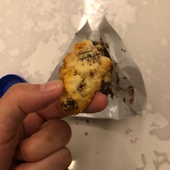 Mini Kek Paketi Bozuk, Çikolatalar Eksik, Tüketilemez