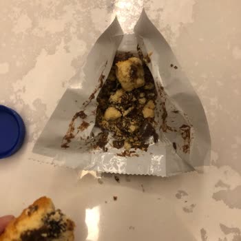 Mini Kek Paketi Bozuk, Çikolatalar Eksik, Tüketilemez