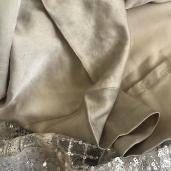 Defne_dress01 Kiralanan Abiyede Yıpranma ve Depozito İadesi Sorunu