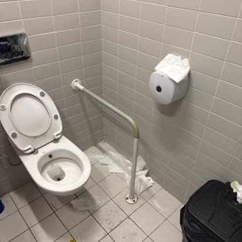 Acil Bölüm Tuvaletlerinde Kronik Hijyen Eksikliği