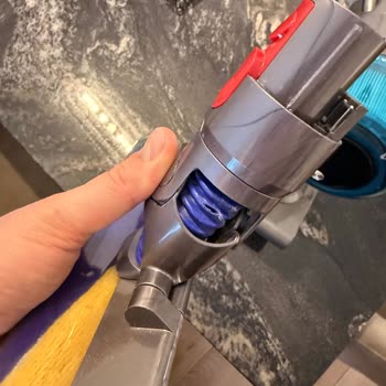 Dyson V15 Hortumu Kendi Kendine Yırtıldı Garanti Reddedildi