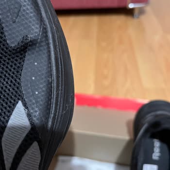 Reebok Ayakkabısı Kısa Sürede Açıldı Ve Para İadesi Bekliyor