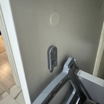 Adore Mobilya Flat Duo Ayakkabılıkta Plastik Parçaların Kırılması Ve Ücretsiz Yedek Parça Talebi