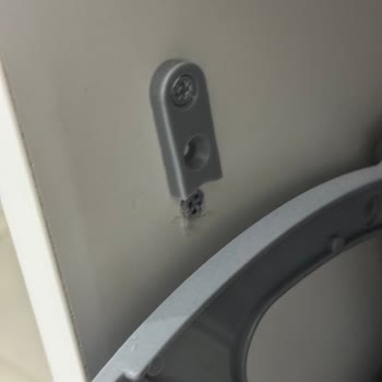 Adore Mobilya Flat Duo Ayakkabılıkta Plastik Parçaların Kırılması Ve Ücretsiz Yedek Parça Talebi