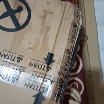 Kumaş Kalitesinde Düşük Ve Rahatsız Oturuş, Hasarlı Kutu