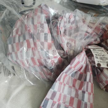 Trendyol’da Gönderilen Gömlek Çöp Poşetine Atılmış Gibi Paketlenerek Hijyen Şüphesine Yol Açtı