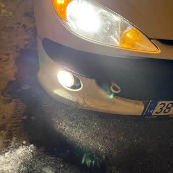 Melikgazi Belediyesi’nin Yol Onarımını İhmali Nedeniyle Aracım Çukura Düşerek Hasar Aldı