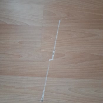 Beko Teslimatındaki Dikkatsiz Taşıma Sonucu Laminat Parkede Çizik Ve Kapı Çıtasında Boya Kırılması
