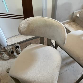 Kars Kağızman Mağazası'ndan Gelen Mobilyalar Kirli Ve Hasarlı, Hemen Değişim Talebi