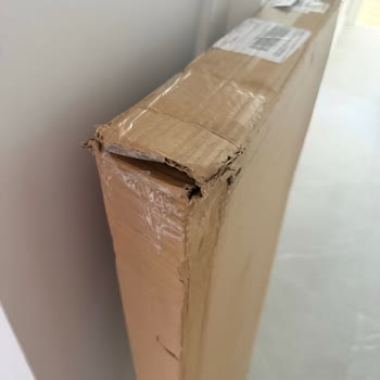 Vivense'den Aldığım Mutfak Dolabı Teslimatında Hasarlı Koli Ve Montaj Bilgisi Eksikliği