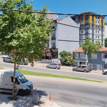 Kurtköy Selçuklu Caddesi Yaya Geçidinde Trafik Işığı Ve Hız Kontrolü Eksikliği