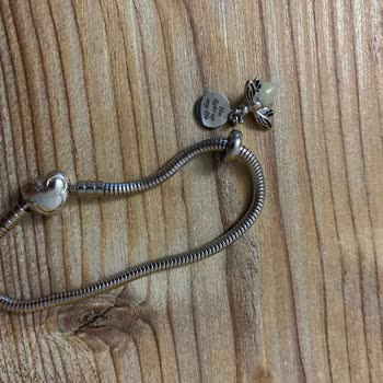 Makewell’in Düşük Kaliteli Charm Bileklik Ve Yanıtsız Müşteri Hizmetleri