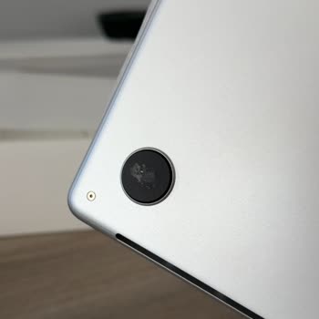 Kirli Ve Çizik MacBook Pro Teslimatı Üzerine Şikayet
