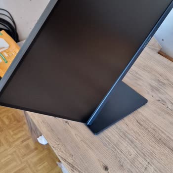 Hepsiburada Monitöründe Kutu Hasarı, Yanıltıcı 8-Bit Panel Ve Kısa Ayak Sorunu