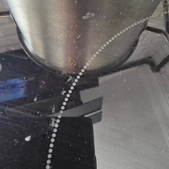 Vitroseramik Ocak Camı Tekrar Arızalı, Ücretsiz Değişim Kararı Sonra Beko Ücret İstiyor