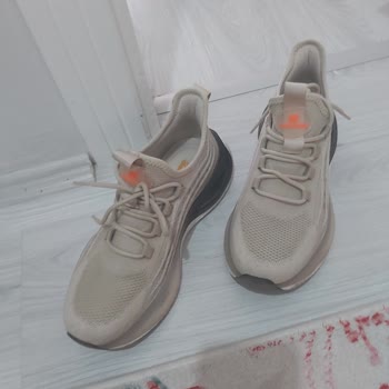 Kısa Sürede Ses Çıkaran Spor Ayakkabı İçin Yeniden İnceleme Ve Değişim Talebi