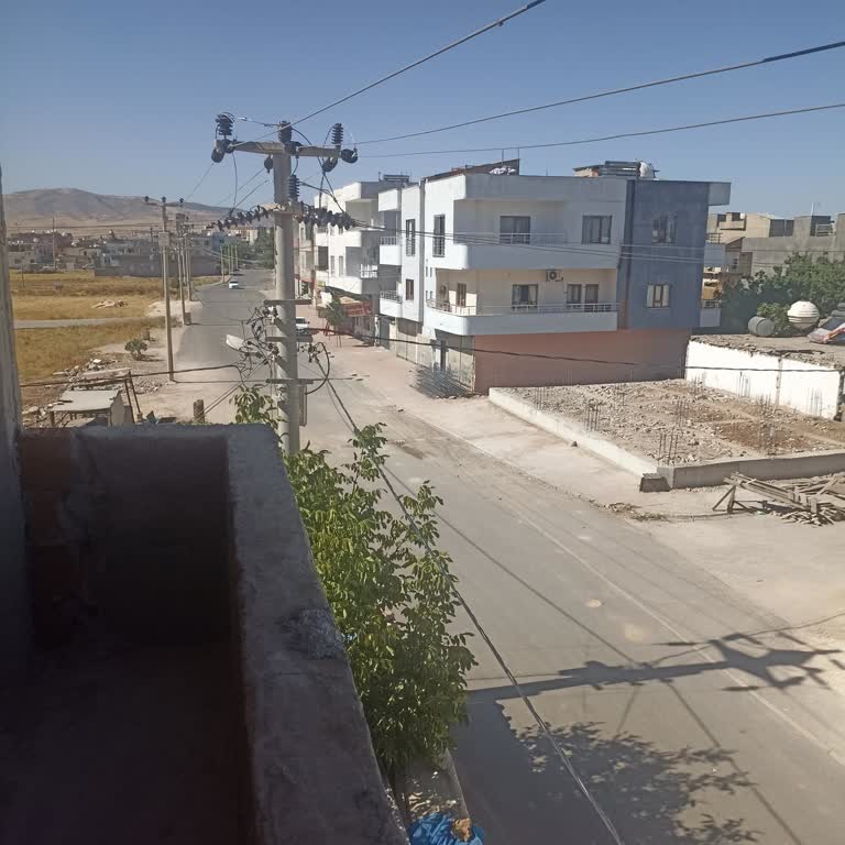 Dicle Elektrik Dağıtım Yüksek Gerilim Hattının Tehlikesi Ve Acil Kaldırılma Talebi
