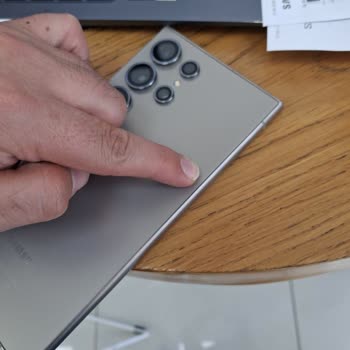 S24 Ultra Arka Kapak Ayrılması Ve Sürekli Arızalarla Mağdur Oldum