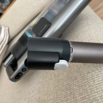 Philips 8000 Dikey Süpürge 6 Ayda Kırıldı Ve Tamir Sonrası Sorun Çözülmedi
