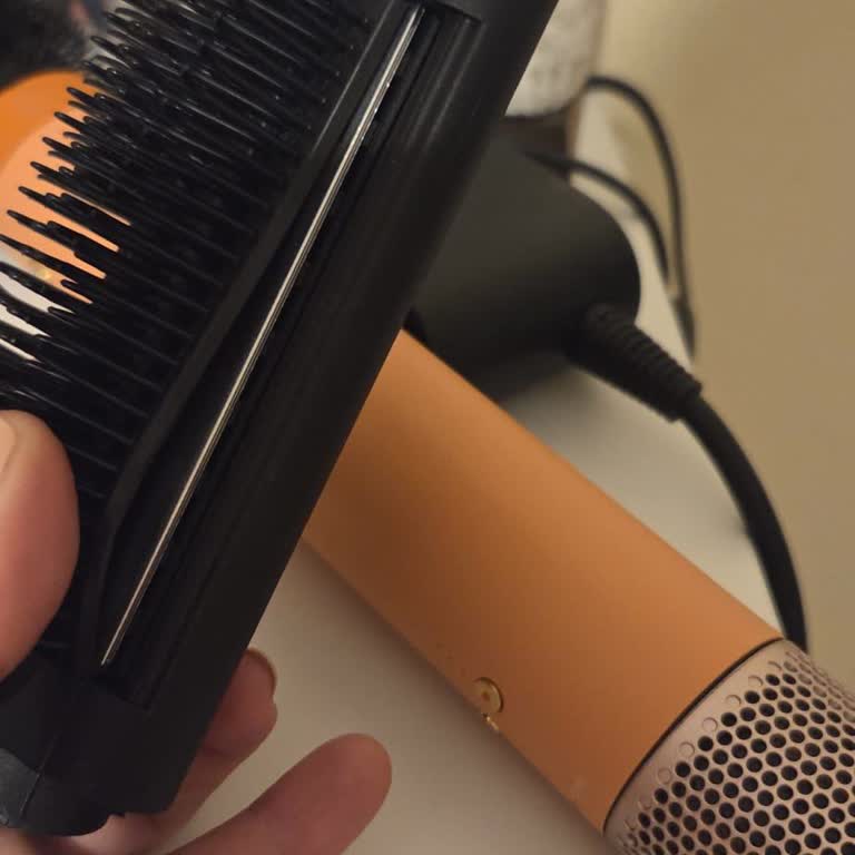 Dyson Airwrap Tarak Aparatı Kısa Sürede Bozuldu, Parça Teslimi Uzuyor