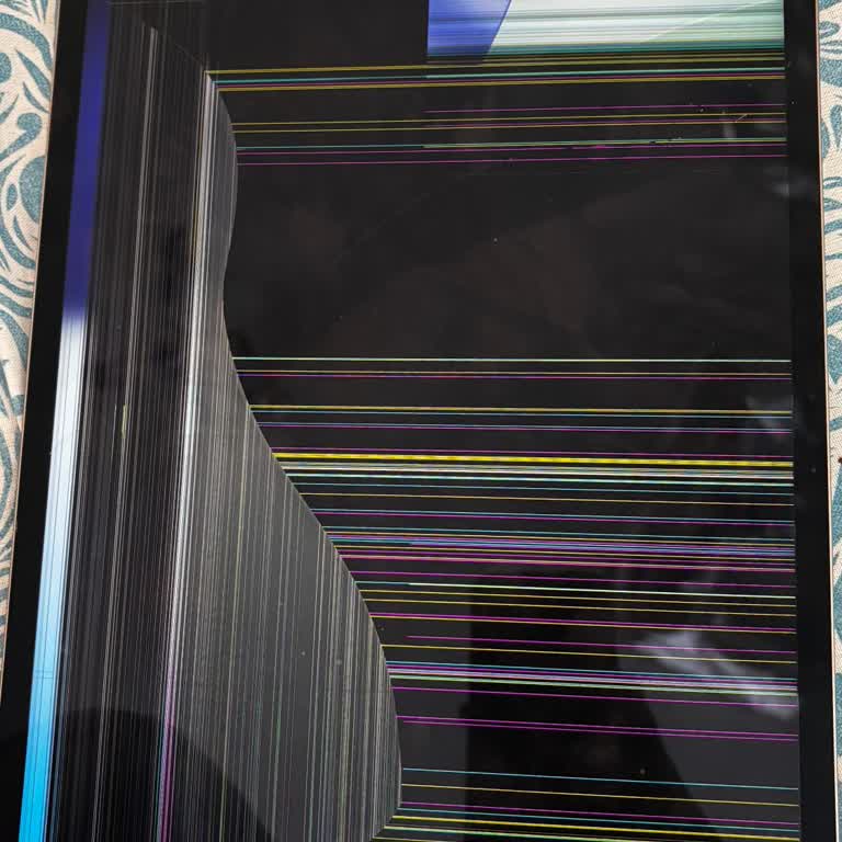 Kırık Tablet Ve Alıcı Koruma İhmaline Karşı Para İadesi Talebi