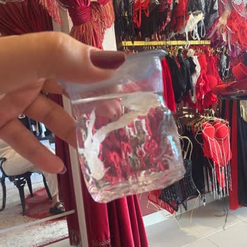 Süral Su Şişesinde Bulunan Plastik Parçaya Karşı Tüketici Şikayeti