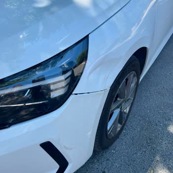 Yetkili Servis Aracımı Hasara Uğrattı Ve İlgisiz Kalarak İkame Araç Sunmadı