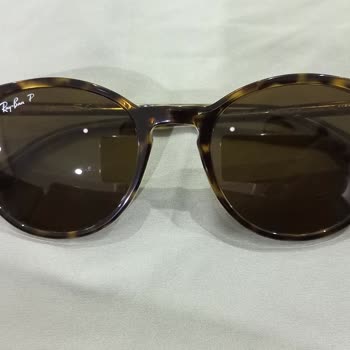Sunglass Hut Rayban Gözlük Camlarındaki Çizik İçin Ürün Değişimi Talebi