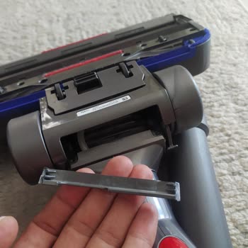 Dyson Big Ball Absolute 2 Süpürgesinde Tekrarlayan Parça Kırıkları Ve Garanti Dışı Ücret