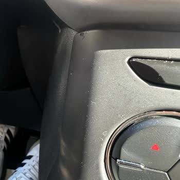 Parça Eksikliği Ve Araç İçinin Yağlı Ve Kirli Olması Geri Çağırma Servisinde