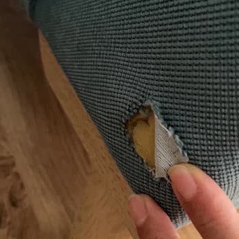 İstikbal Mağazasında Gelen Mobilyalarda Yırtık Ve Kırık Parçalar; Değişim Talebi Karşılanmadı