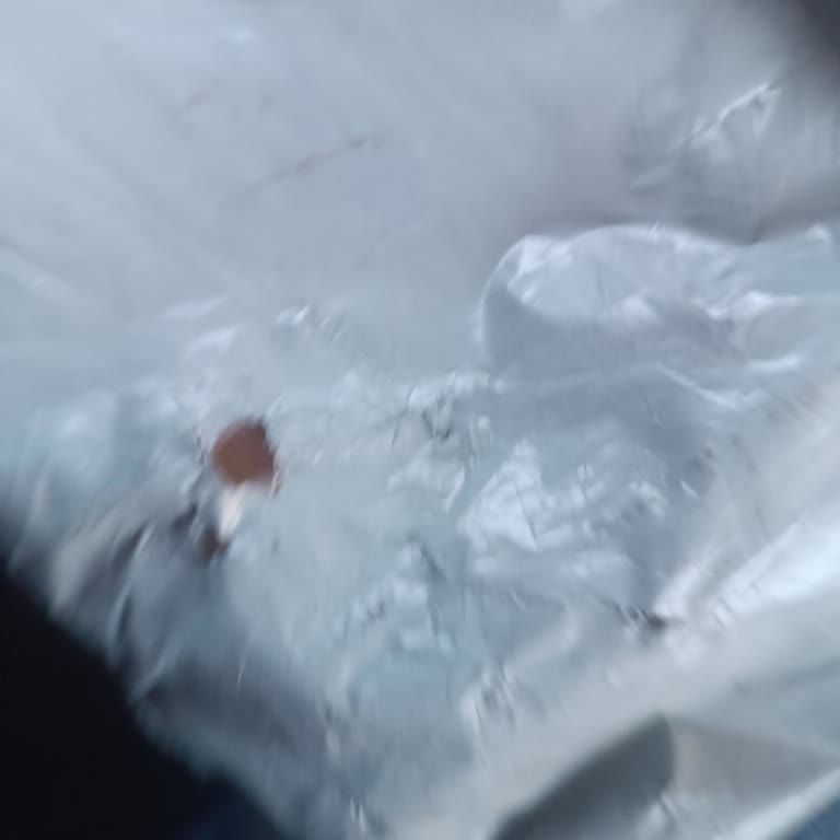 Kuryenin İzin Almadan Markete Teslim Ettiği Kargo Ve Müşteri Hizmetlerine Ulaşılamama