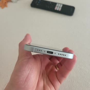 iPhone 15 Wi-Fi Ve Bluetooth Arızası, Yetkili Servisin Haksız Notlarıyla İade Talebi