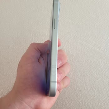 iPhone 15 Wi-Fi Ve Bluetooth Arızası, Yetkili Servisin Haksız Notlarıyla İade Talebi