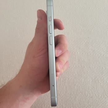 iPhone 15 Wi-Fi Ve Bluetooth Arızası, Yetkili Servisin Haksız Notlarıyla İade Talebi