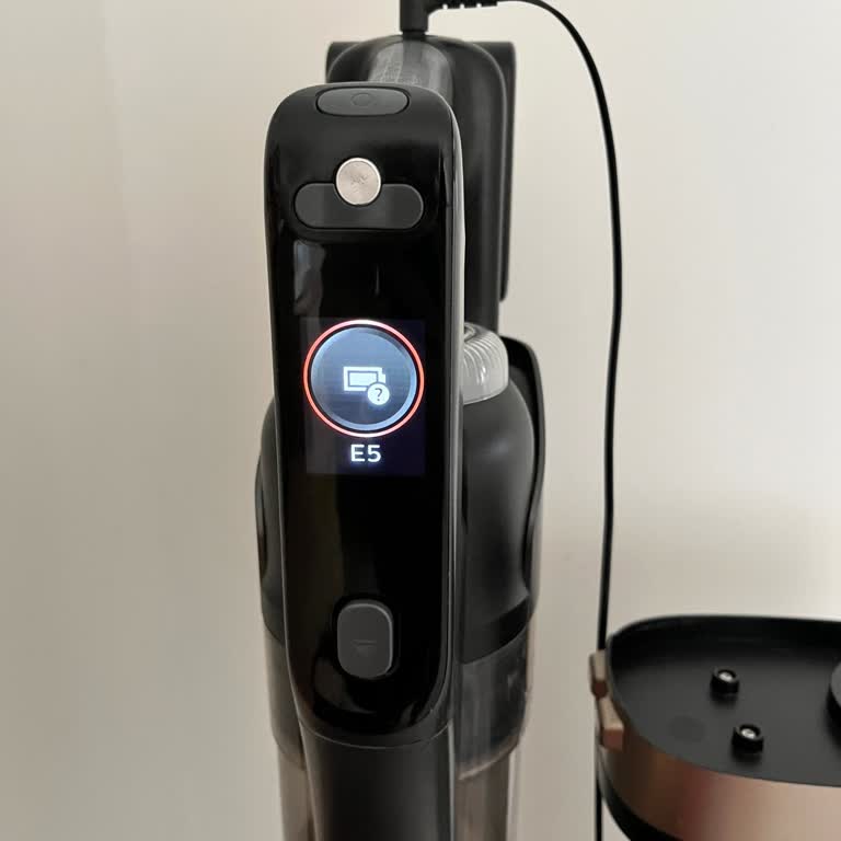 Philips Aqua Trio Süpürge Yüksek Fiyatına Rağmen Çalışmıyor Ve E5 Hatası Veriyor Değişim Talebi