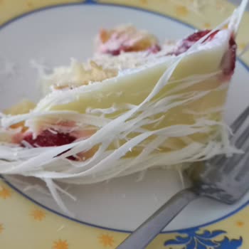 Bozuk Çikolatalı Pasta İçin İade Ve Şube Uyarısı Talebi