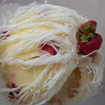 Bozuk Çikolatalı Pasta İçin İade Ve Şube Uyarısı Talebi