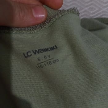 LCW Çocuk Kıyafetlerindeki Entegre Etiketler Rahatsız Edici Ve Kesilmesi Zor