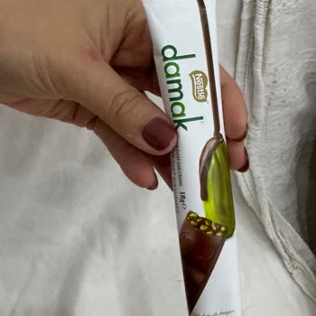 Damak Antep Fıstıklı Çikolata’da Beyaz Lekeler Ve Tat Kaybı